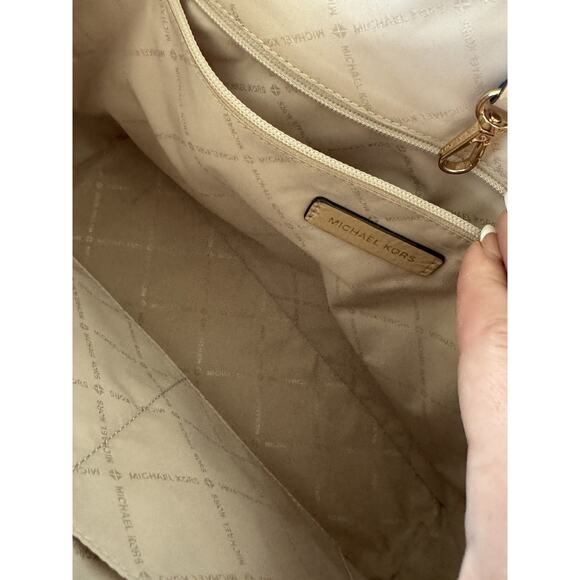 MICHAEL KORS Jet Set Travel Medium Oyster Tote Bag 38T8XTVT2A Patent Leather - Picture 5 of 16